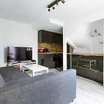 Veeve - Contemporary In La Chapelle